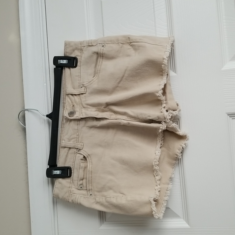 No Boundaries Women's Cutoff Denim Shorts